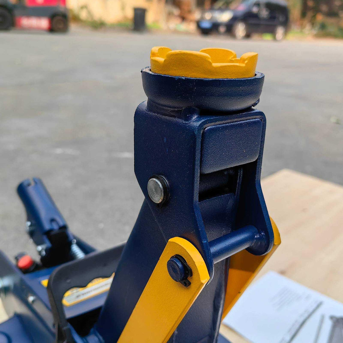 2 Ton Low Profile Hydraulic Floor Jack, 4000 lbs Capacity Steel Trolley Jack, Blue P31050